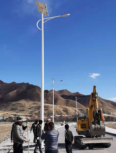 甘南碌曲10米乌兰太阳能路灯项目