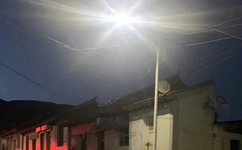 农村院子里最适合的乌兰太阳能路灯亮度与安装要点 农村院子里最适合的乌兰太阳能路灯亮度与安装要点