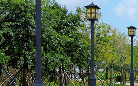 太阳能乌兰庭院灯价格为何差三倍？关键看这几点